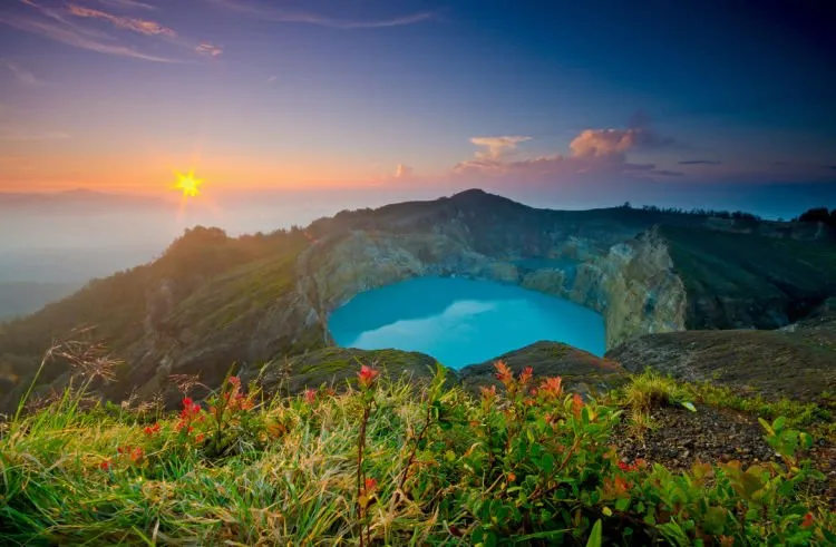 10 Gunung Terindah di Indonesia Ini Begitu Mempesona! Sudahkah Kamu Menjamah Puncaknya? 18