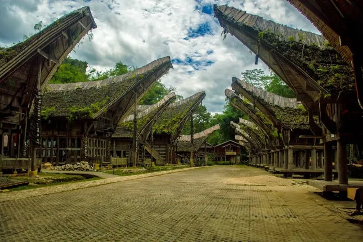 7 Desa Terindah yang Melestarikan Warisan Budaya Indonesia! Segera Ajak Kekasihmu Kesana! 14