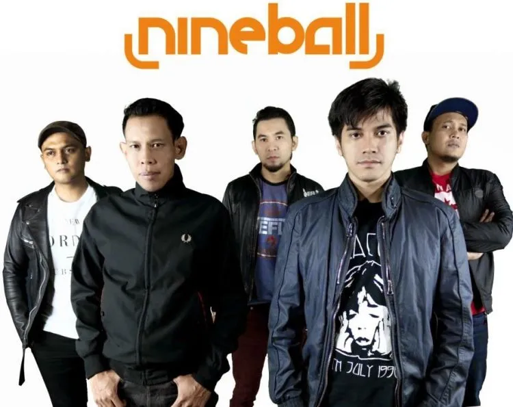 21 Lagu yang Pernah Mengisi Harimu Ini Tetap Enak Kok Untuk Didengarkan. Asyik Juga Buat Playlist Karaokean! 23