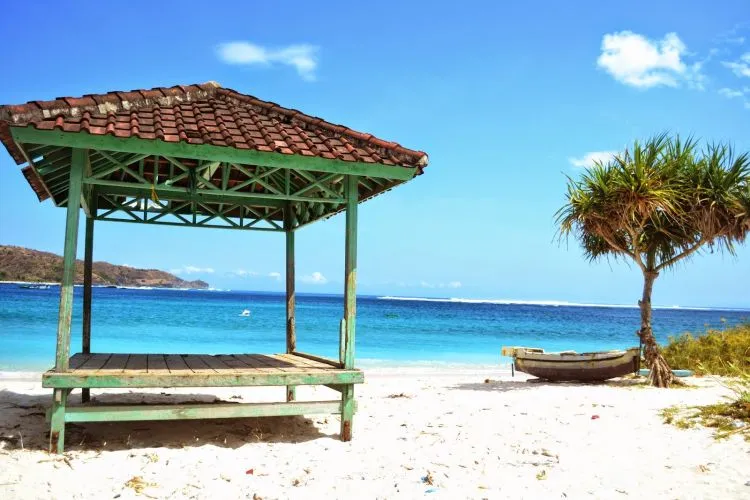 Pulau Sumbawa Punya Pesona yang Begitu Menggoda. Yakin Nggak Pengen Liburan Ke Sana Segera? 15