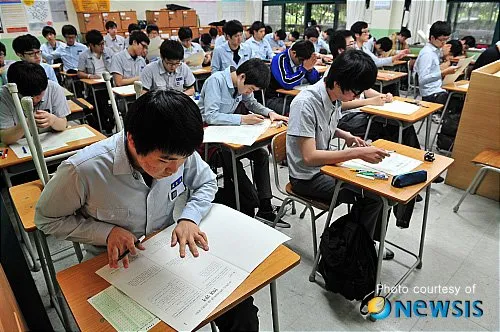 SKS Memang Menyiksa, Tapi 10 Hal Ini Bikin Mahasiswa Gak Bisa Lepas Darinya 20