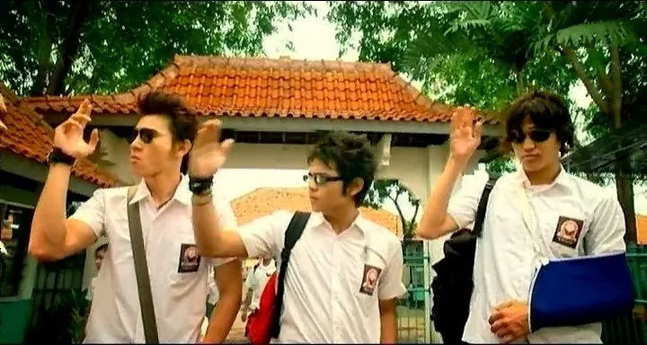 6 Hal Ini Kamu Rasakan Saat Gagal Jadi Anak Populer Sekolah Pas SMA, Memang Kuper atau Nggak Nyaman? 9