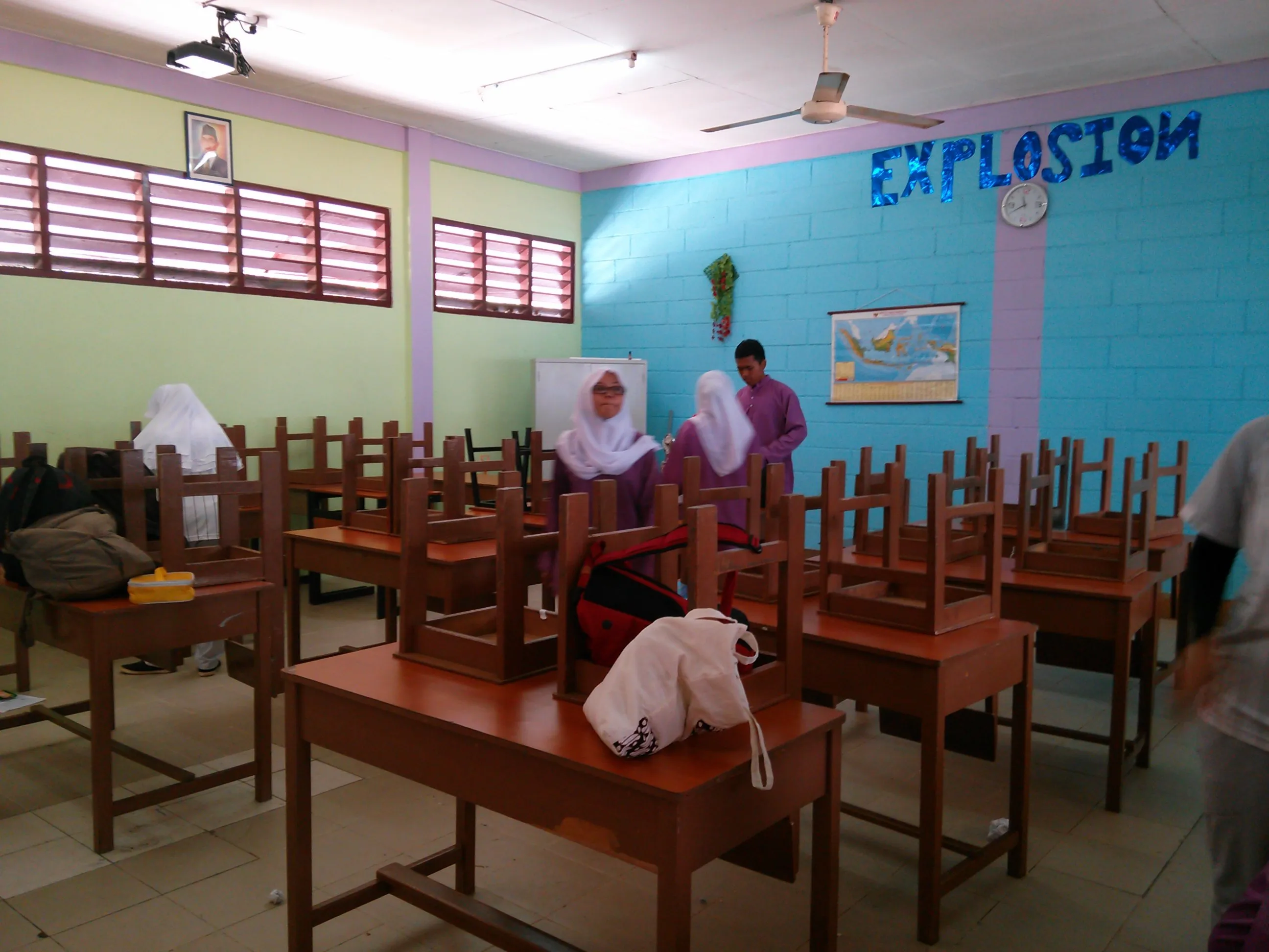 Mulai Dari Guru Galak Sampai Naksir Kakak Kelas, 15 Hal Ini yang Ngga Akan Pernah Kamu Lupakan Di Masa SMA 25
