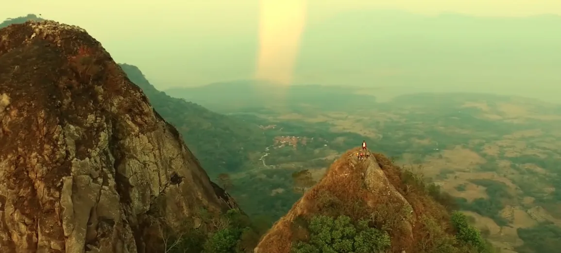Jangan Merasa Sudah Siap Jadi Suami. Sebelum Kamu Mendaki 4 Gunung Ini! 15