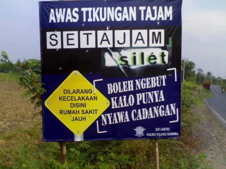 Rambu dan Plang Lucu yang Sering Kamu Temui di Pinggir Jalan. Bikin Ketawa Bahagia, Deh! 20