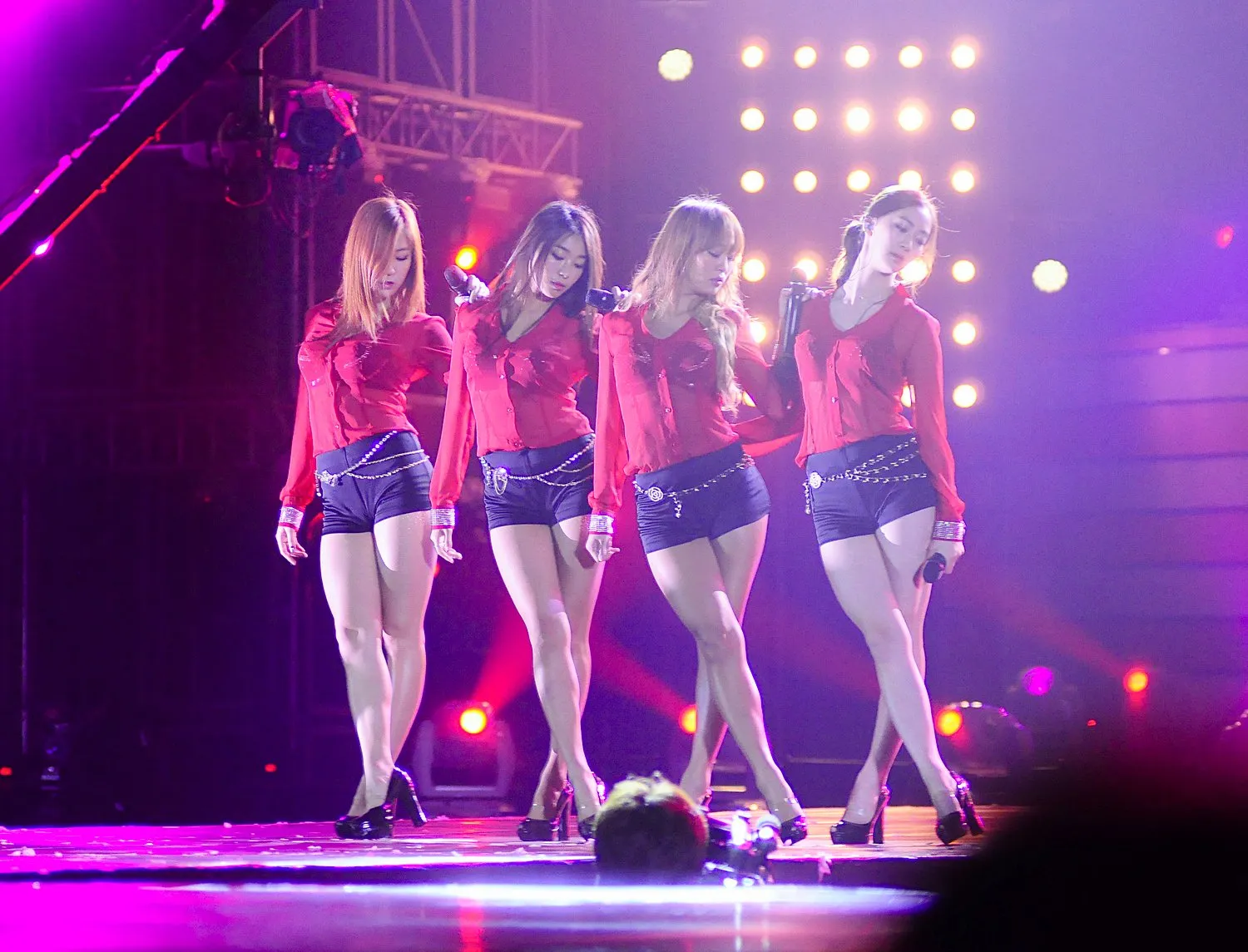 8 Girlband Ini, Cutenya Bikin Cowok Deg-degan dan Pengen Sayang! 12