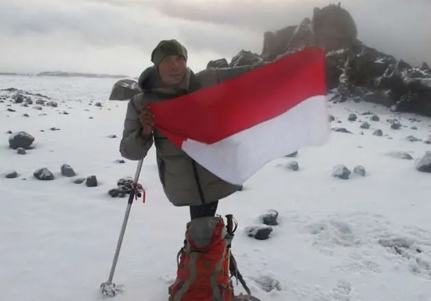 Inspirasi Buat Kamu Para Pendaki. Sabar Gorky, Tunadaksa yang Mampu Taklukkan Puncak-Puncak Tertinggi Dunia! 12