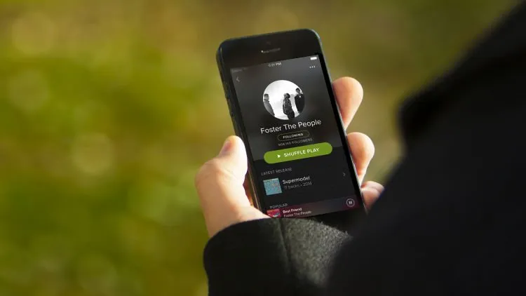 Kalau Udah Ada Spotify, Masak Tega Kuping Dikasih yang Gratisan? Ini Kesempatanmu Jadi Pendengar Musik yang Bijak! 10