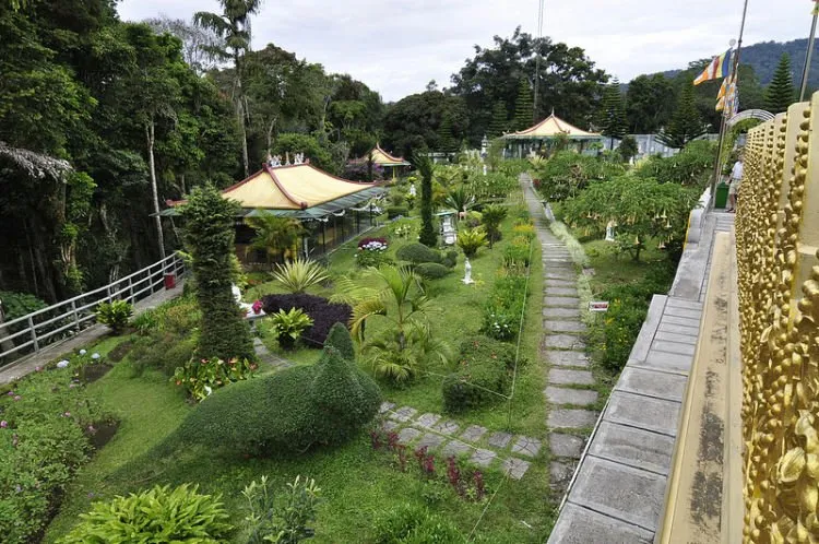 Bingung Mau Liburan Ke Mana? Kunjungi saja 9 Taman Tercantik di Indonesia Ini! 16