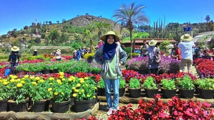 Bingung Mau Liburan Ke Mana? Kunjungi saja 9 Taman Tercantik di Indonesia Ini! 18