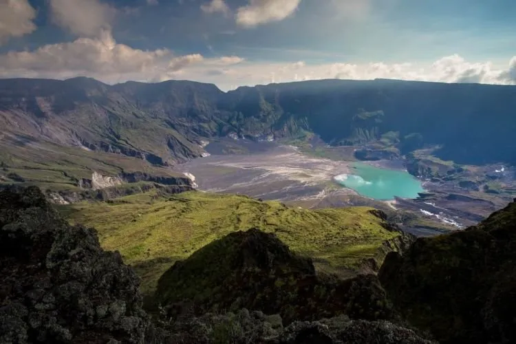 Pulau Sumbawa Punya Pesona yang Begitu Menggoda. Yakin Nggak Pengen Liburan Ke Sana Segera? 26