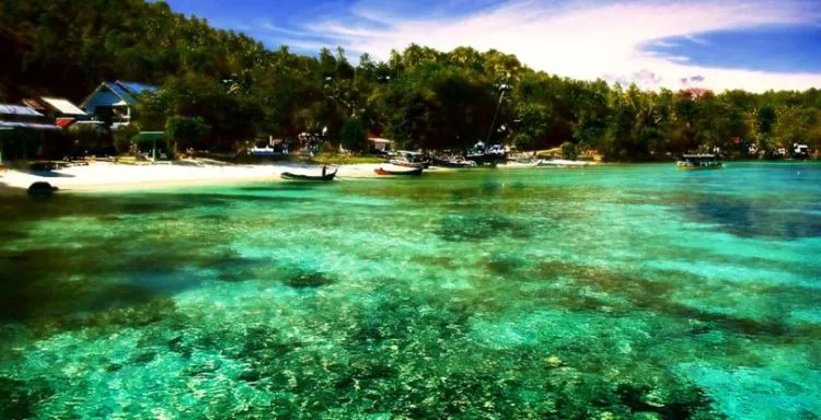 Inilah 12 Pulau yang Paling Indah di Nusantara! Bikin Berdecak Kagum dan Makin Bangga Sama Indonesia! 13