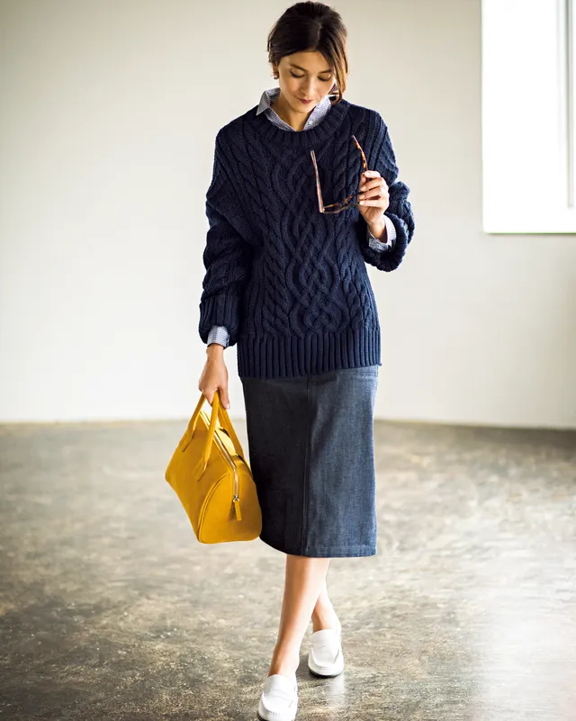 Mari Menikmati Musim Hujan Yang Dingin nan Romantis, Dengan 8 Mix and Match Sweater Cantik Ini. 17
