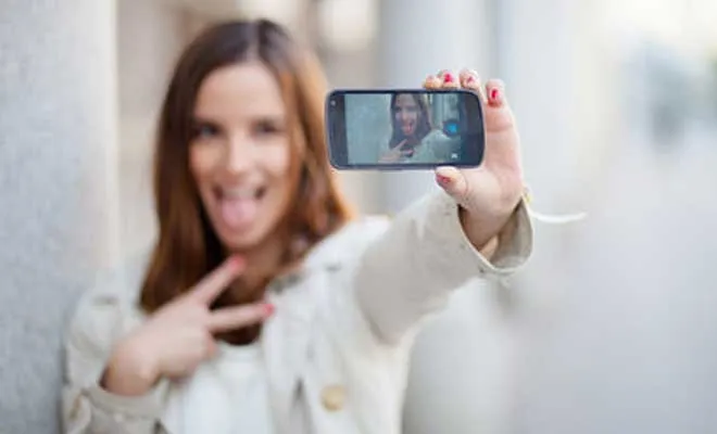 Tips Selfie Anti Pipi Chubby. Supaya Hasil Fotomu Nggak Gitu-Gitu Aja. 10