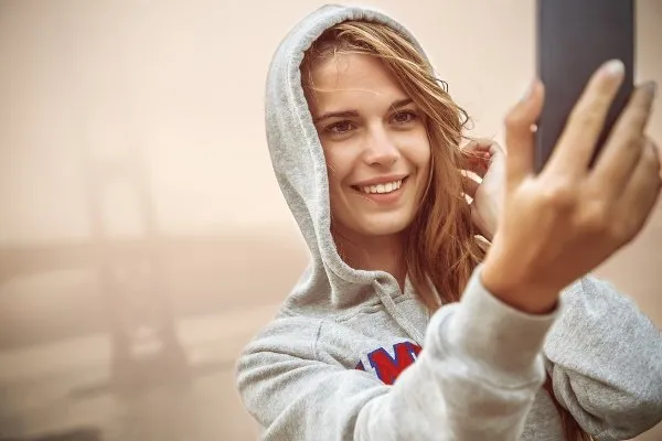 Tips Selfie Anti Pipi Chubby. Supaya Hasil Fotomu Nggak Gitu-Gitu Aja. 11