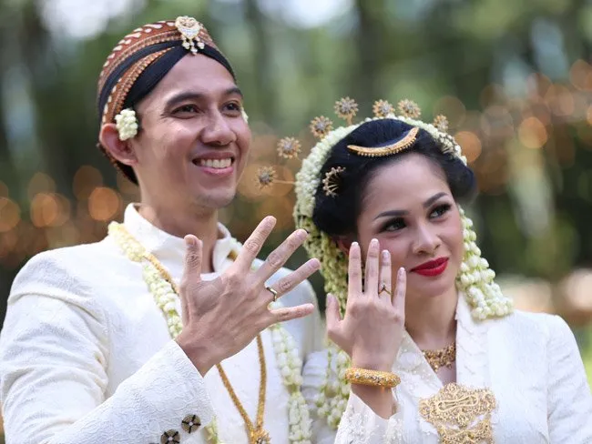 Ingin Pernikahan Sakral dan Istimewa Tanpa Membengkaknya Biaya? 9 Trik Ini Akan Membantumu! 18