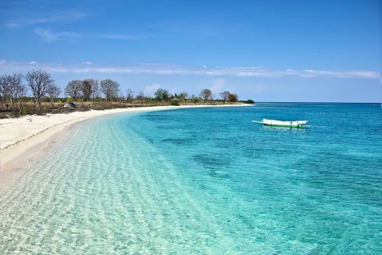 Pulau Sumbawa Punya Pesona yang Begitu Menggoda. Yakin Nggak Pengen Liburan Ke Sana Segera? 20