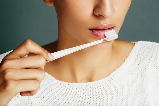 Buat Kamu yang Gak Suka Pakai Lipstik, 7 Tips Ini Bikin Penampilanmu Tetap Menarik 13