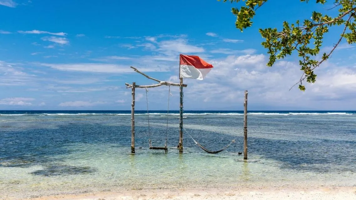 10 Pantai Terindah di Indonesia yang Begitu Syahdu. Kamu Wajib Mengunjungi Setidaknya Sekali Seumur Hidupmu! 14 Keindahan pantai di Lombok, Indonesia