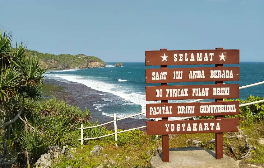 10 Pantai Terindah di Indonesia yang Begitu Syahdu. Kamu Wajib Mengunjungi Setidaknya Sekali Seumur Hidupmu! 11 pesona pantai drini jogja