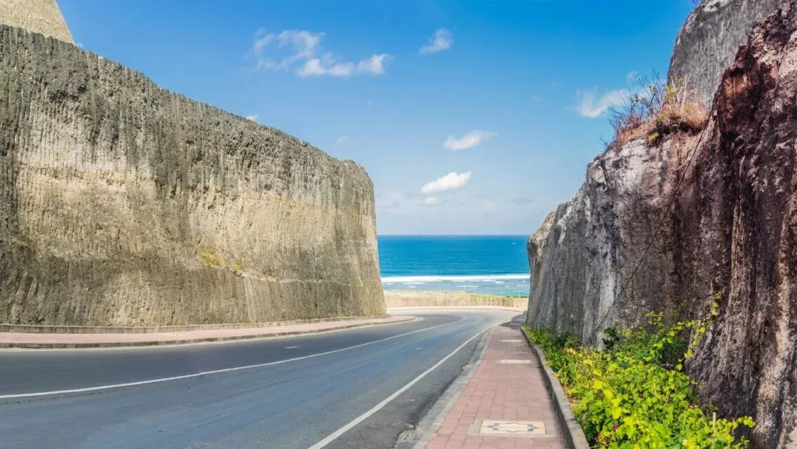 10 Pantai Terindah di Indonesia yang Begitu Syahdu. Kamu Wajib Mengunjungi Setidaknya Sekali Seumur Hidupmu! 15 Pesona pantai pandawa di Bali