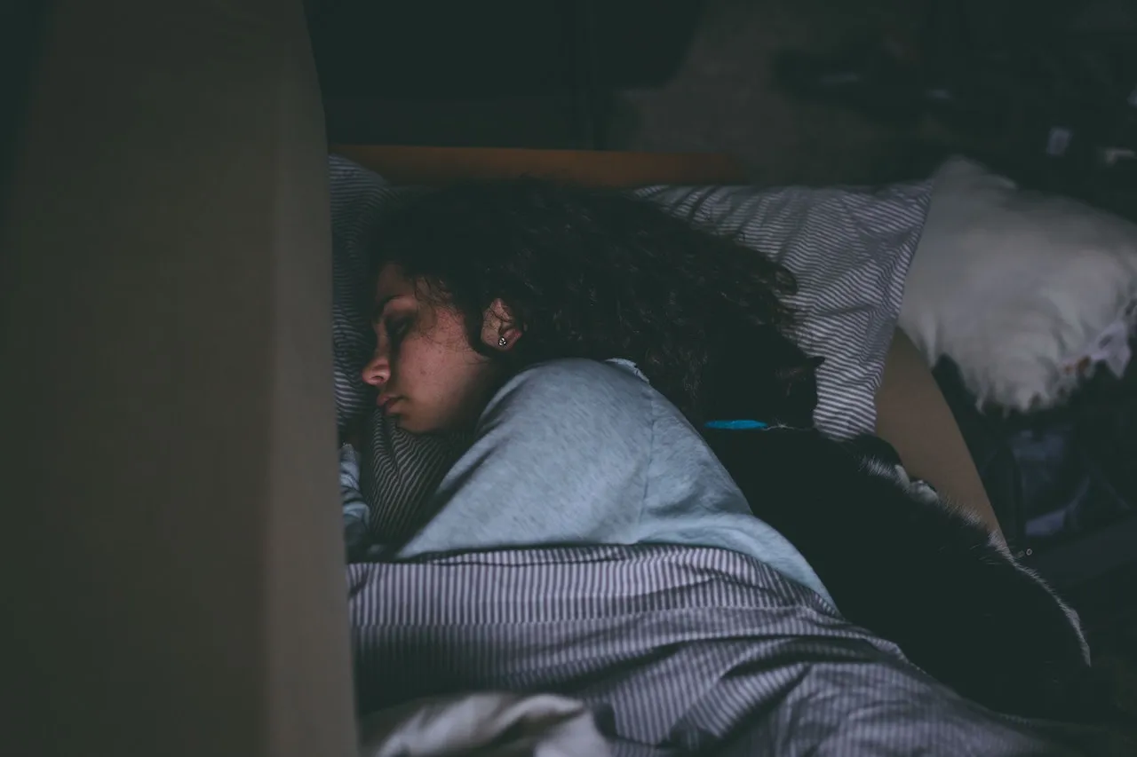 Sederet Dampak Buruk dari Tidur dengan Lampu Menyala. Mungkin Terdengar Sepele tapi Bisa Bahaya 14