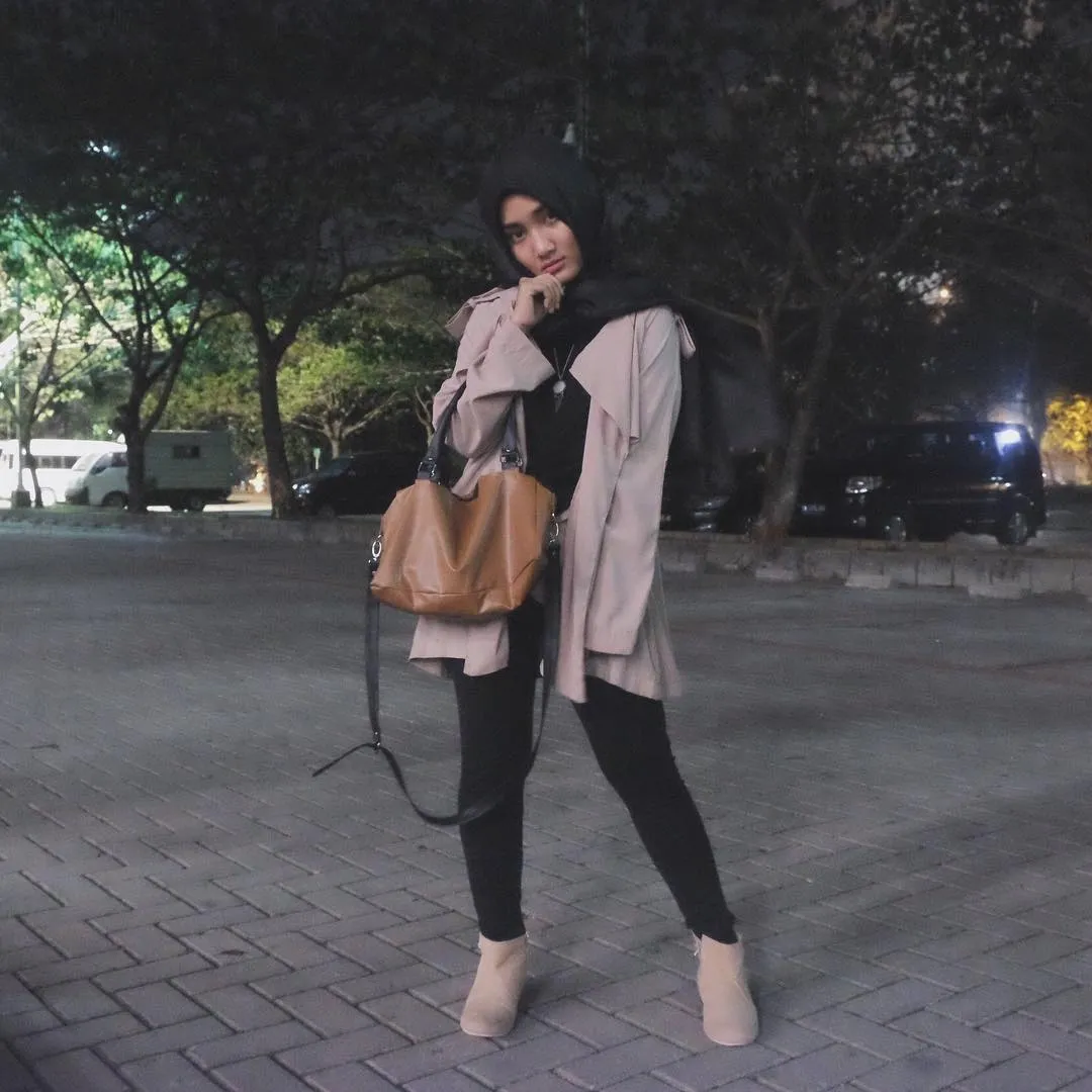 10 Gaya Hijab Fatin Shidqia Untukmu Yang Bertubuh Mungil, Biar Makin Kece. 11