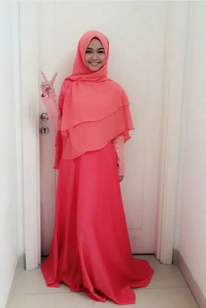 Buatmu Yang Berhijab, 12 Inspirasi Gaya Ria Ricis Ini Bisa Banget Kamu Tiru. Dari Yang Casual Hingga Yang Girly. 20