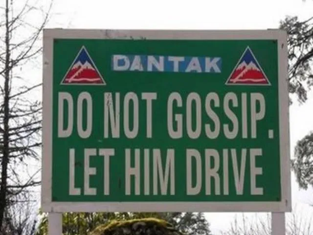 Rambu dan Plang Lucu yang Sering Kamu Temui di Pinggir Jalan. Bikin Ketawa Bahagia, Deh! 21