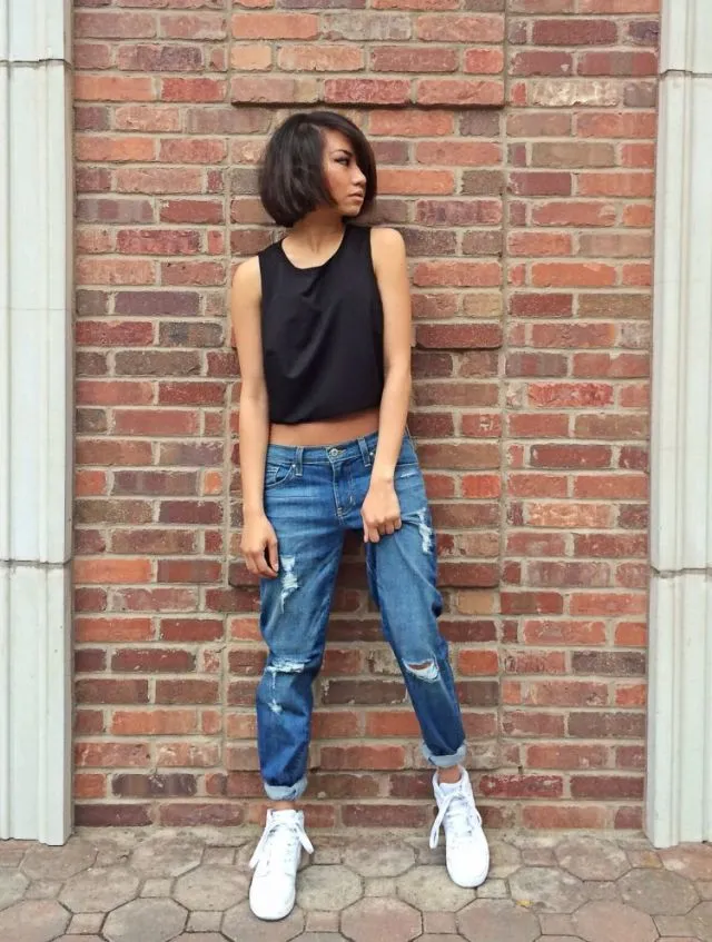 Pakai Jeans Memang Bikin Bebas Bergerak. Ini Curhatan Kamu yang Kemana-mana Sukanya Pakai Jeans 15