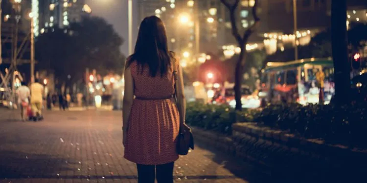 Untuk Perempuan yang Pernah Percaya Lalu Dikhianati. Tenang, Ada yang Menjagamu Selayaknya Nanti 10