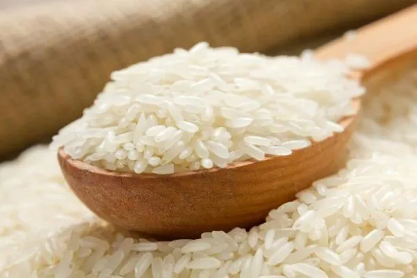 Biar Botol Minuman Kesayangan Nggak Jadi Sarang Kuman, Bersihkan Saja Dengan 6 Cara Ini! 8