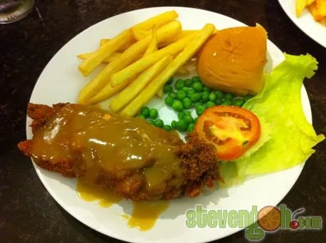 Katanya Belum Makan Kalau Ngga Pake Nasi. 7 Hal Ini yang Sering Kamu Rasa Jadi Orang Doyan Nasi 12