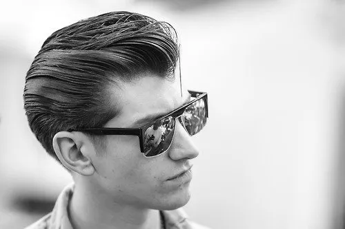 Cowok yang Pakai Pomade itu Dijamin Bukan Cowok Sembarangan. 10 Daftar Ini Adalah Bukti Bahwa Mereka Selalu Bisa Bikin Cewek Klepek-Klepek 16
