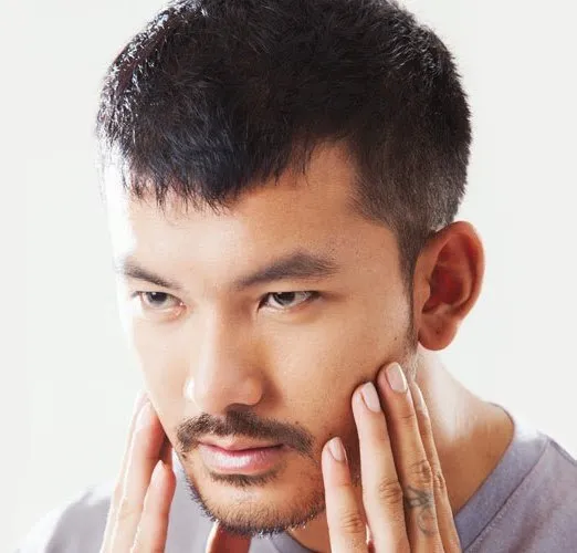 Siapa Bilang Cowok Gak Boleh Merawat Tubuh? 8 Hal Ini Malah Wajar dan Penting Dilakukan Lho! 16