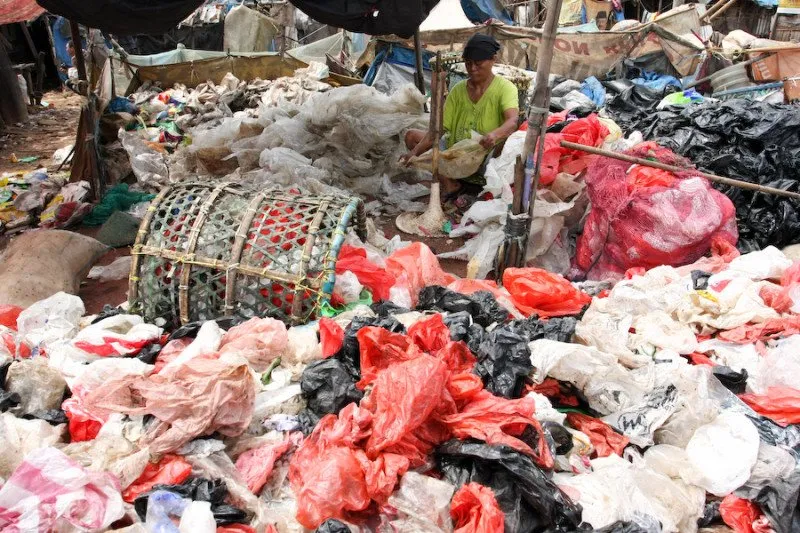 Plastik-Palstik yang Merindukan Kepekaanmu