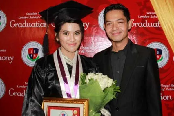 Potret Keluarga Kecil Dude-Alyssa. Romansa Sederhana dan Layak Jadi Life Goal Kita 14
