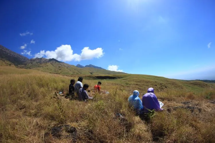 Cewek yang Suka Traveling Itu Keren. Ini 7 Alasan Kenapa Dia Pantas Jadi Pendamping Ideal Buat Kamu! 14