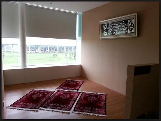 Agar Ibadahmu Lebih Khusyuk Lagi, Terapkan 10 Inspirasi Desain Ruang Ibadah Untuk Rumah Masa Depanmu Nanti 15