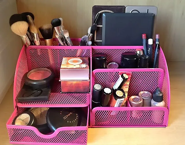 Gak Punya Banyak Waktu Dandan, Sibuk Sama Aktivitas Segudang? Ada 7 Tips Makeup Ini Nih Buat Kamu! 9