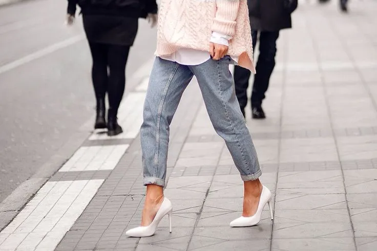 Dari Sneakers Sampai Stiletto, 8 Level Sepatu yang Akan Kamu Lewati Sebelum Mahir Berlenggak-lenggok dengan High Heel. 14