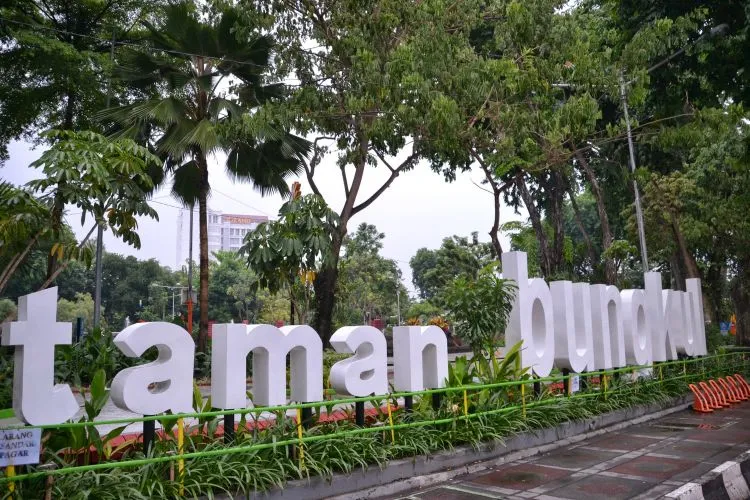 Bingung Mau Liburan Ke Mana? Kunjungi saja 9 Taman Tercantik di Indonesia Ini! 11