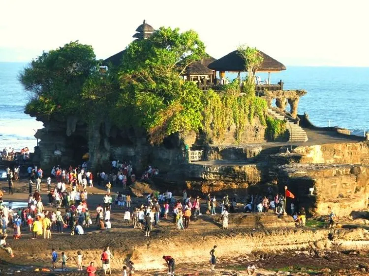 Mitos dan Legenda Bikin Destinasi Wisata Kian Memesona. Nah, Kamu Percaya atau Cuek Aja? 12