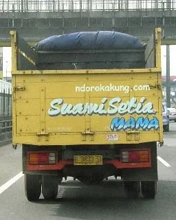 19 Ragam Tulisan Absurd di Truk yang Dijamin Bikin Ketawa Ngakak 20