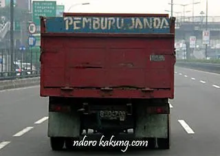 19 Ragam Tulisan Absurd di Truk yang Dijamin Bikin Ketawa Ngakak 21