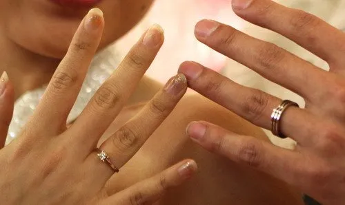 Kepada Ibu Mertuaku Ijinkan Aku Tetap Menjadi Putrimu