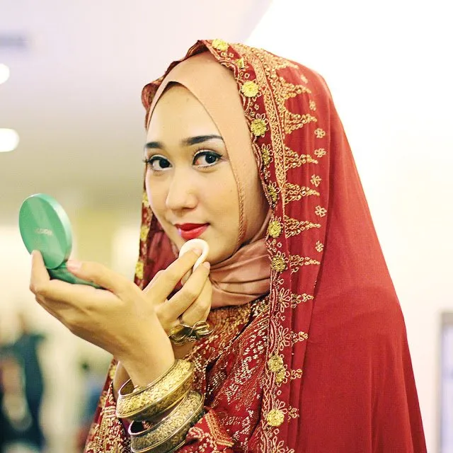 Gak Punya Banyak Waktu Dandan, Sibuk Sama Aktivitas Segudang? Ada 7 Tips Makeup Ini Nih Buat Kamu! 11