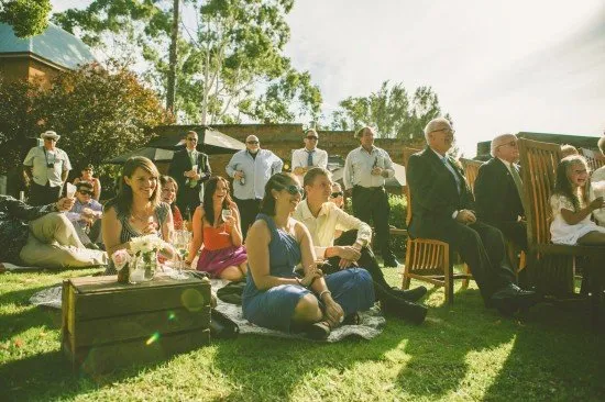 Jika Kamu dan Dia Ingin Resepsi Pernikahan Yang Santai dan Berkesan, Picnic Wedding Mungkin Bisa Jadi Pilihan. 20