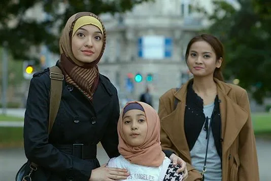 Cakep, Jago Akting, dan Jadi Duta Palang Merah. Apalagi ya yang Bikin Acha Septriasa Layak Jadi Idola Cewek Indonesia? 8