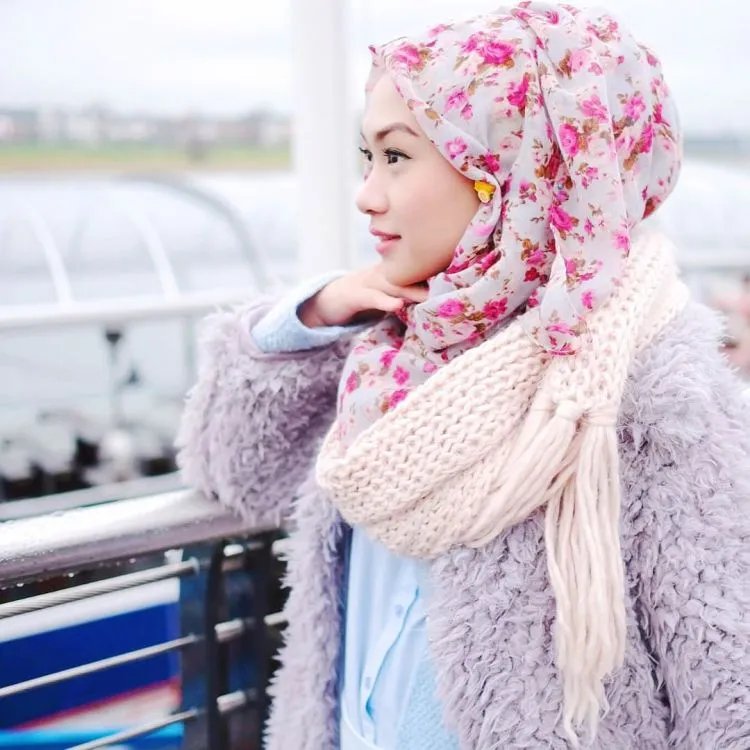 7 Aksesoris Hijab Yang Modern Tapi Belum Banyak Kamu Tahu. Yuk Kepo-in Biar Nggak Ketinggalan Zaman! 15